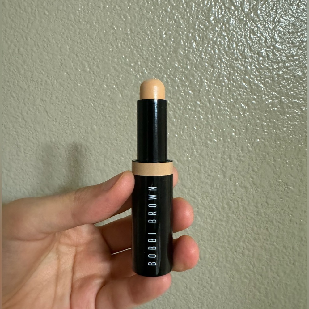 BOBBI BROWN Skin Concealer Stick - SAND (almost new)